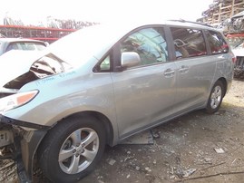 2017 Toyota Sienna LE Silver 3.5L AT 2WD #Z24594